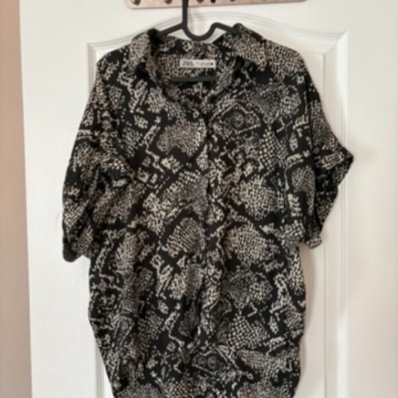 Black and white blouse - Picture 4 of 6